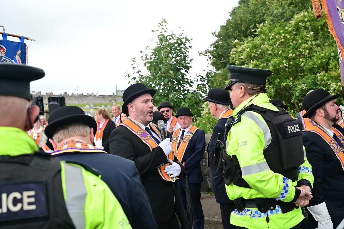 Orangemen Riots Drumcree parade stopped again: Here are 33 images of what happened when ...