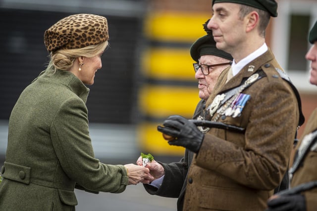 Duchess of Edinburgh presents D-Day veteran Sergeant George Horner with his shamrock