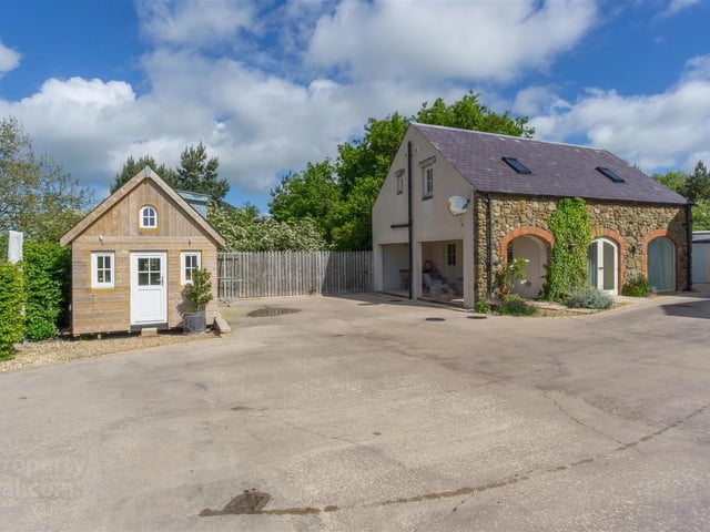 'Cherryfields', 22 Cherryburn Road,
Templepatrick, BT39 0JD
5 Bed Detached House
Offers over £1,250,000