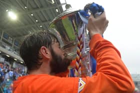 Gary Hamilton celebrates Irish Cup success with Glenavon in 2016. (Photo by Colm Lenaghan/Pacemaker)