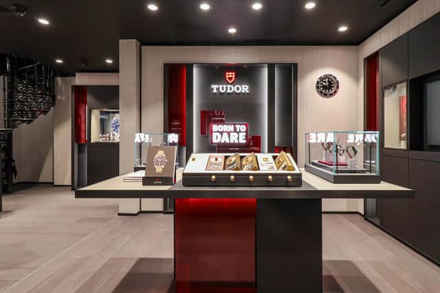 Northern Ireland’s leading luxury watch retailer, Lunn’s the Jewellers, has opened the first Tudor Boutique in Ireland. Located in the Queen’s Arcade in Belfast, the showroom will offer customers a luxury shopping experience