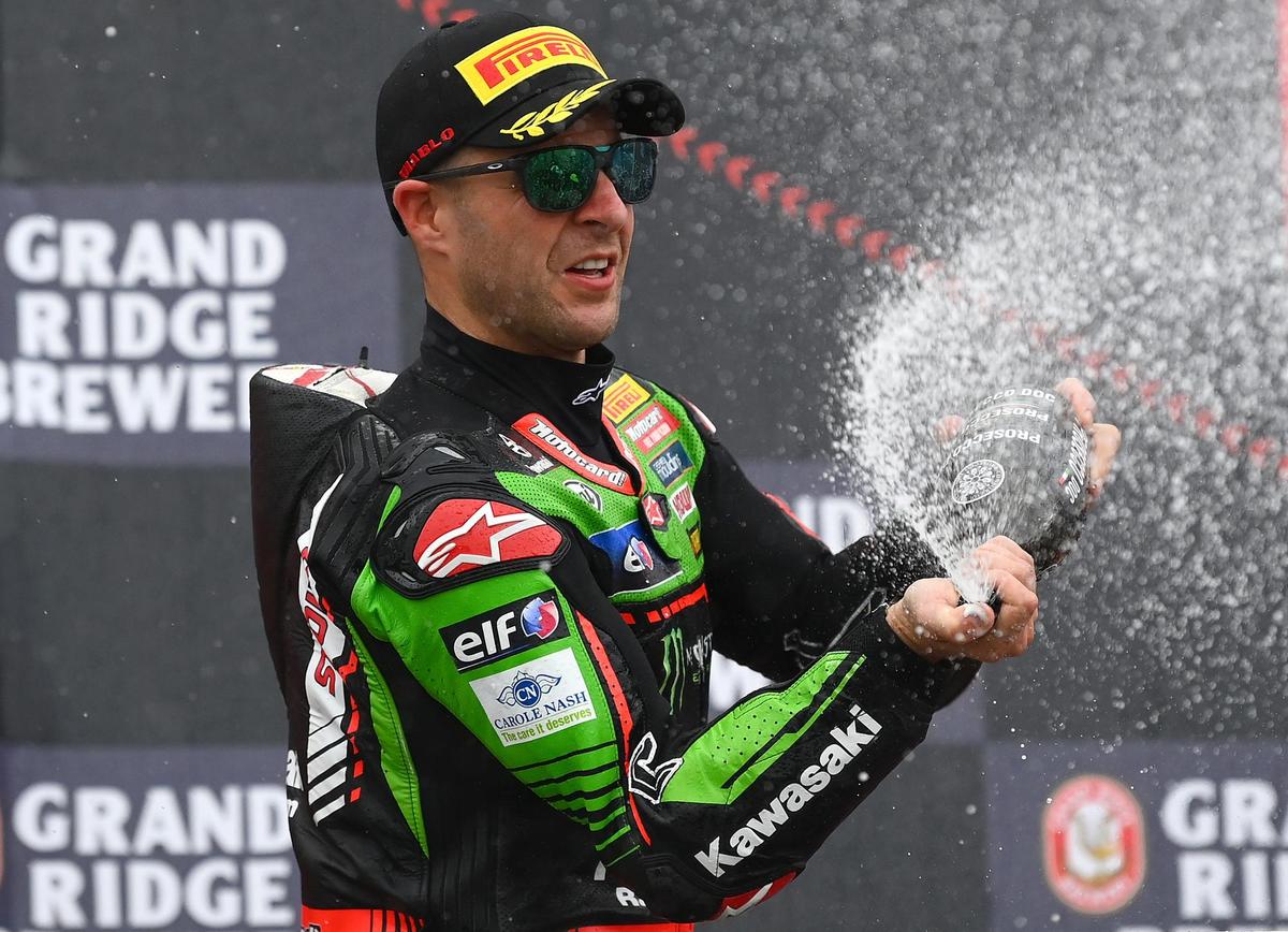 Six-time champion makes solid start in Australia on wet track at Phillip Island