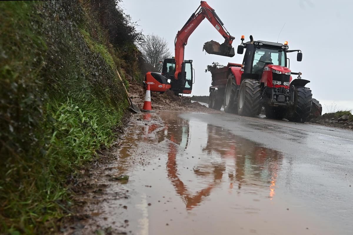 Traffic & Travel: The full available list of Northern ireland roads still impacted by Storm Debi