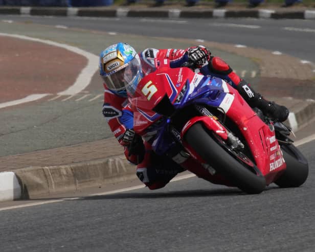 Dean Harrison on the Honda Racing UK Fireblade at the North West 200