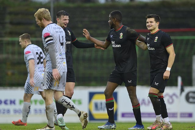 Glentoran make up the entire weekend podium after striker Junior got himself on the scoresheet by converting a second-half penalty, bringing his season league tally to 10, while he also provided an assist in the 8-2 victory