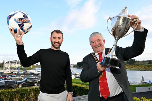 Niall McGinn pictured with Mayor of Causeway Coast and Glens Borough Council Ivor Wallace at this year's SuperCupNI draw. Picture by Stephen Hamilton/Presseye.