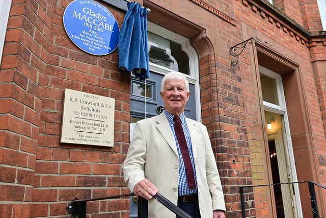 Chris Maccabe unveils a blue plaque to his mother Gladys Maccabe who was an artist, writer, critic and first president of the Ulster Society of Women Artists in 1957.
Pic Colm Lenaghan/Pacemaker