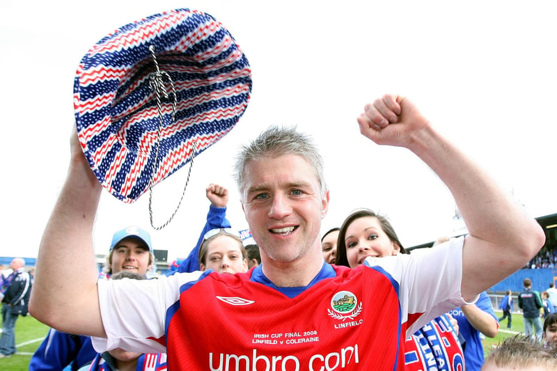 Another Irish League crown for Linfield, another Ulster Footballer of the Year award for one of their players. David Jeffrey's side only lost one league game and conceded just 19 times as they won the 2006/07 title with Murphy recognised for his role in their success