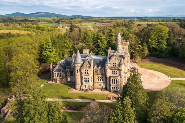 Located in rural Clackmannanshire - Scotland's smallest county - you'll feel like visiting royalty as you arrive for a memorable stay at Dollarbeg.
