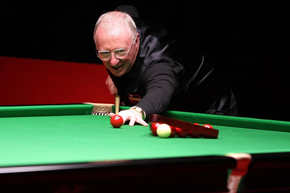 Former players and supporters wish Dennis Taylor a happy birthday as 1985 World Snooker Champion turns 75
