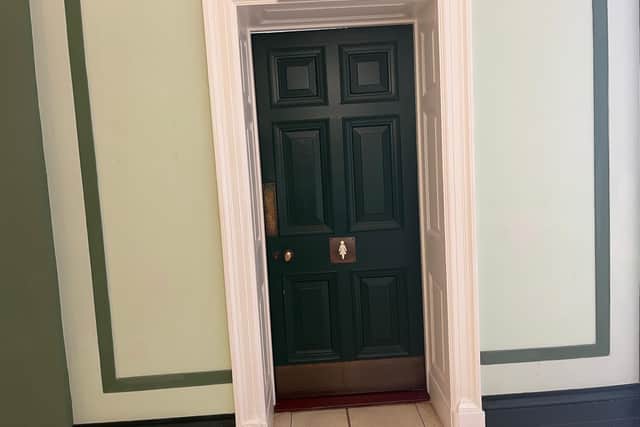 Women's toilets at Stormont will continue to be mixed-sex after MLAs rejected legal advice to make them single-sex.