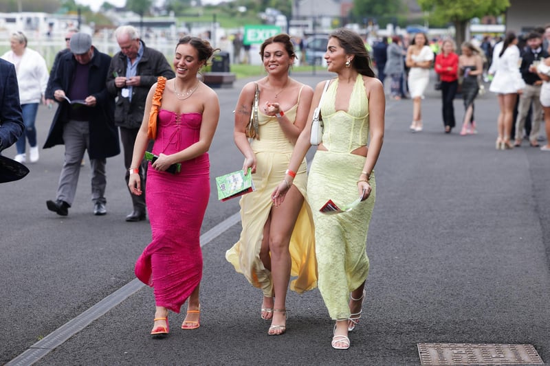 Press Eye - Belfast - Northern Ireland - 6th May 2024 



Down Royal Club Mixers May Day Student Races at Down Royal Racecourse 

Racegoers pictured at Down Royal 

Photo by Kelvin Boyes / Press Eye:-