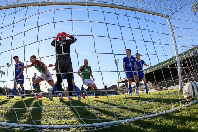 Limavady United react to conceding a last-gasp Glentoran goal as scorer Daniel Larmour leads the home celebrations. (Photo by David Maginnis/Pacemaker Press)