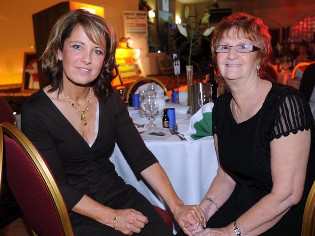 PACEMAKER, BELFAST, 29/8/2008: Robert Dunlop's wife Louise is pictured with Robert’s mother, May, during the special tribute night to the Ballymoney racer in the Magherabouy House hotel, Portrush in August 2008.
PICTURE BY STEPHEN DAVISON:-