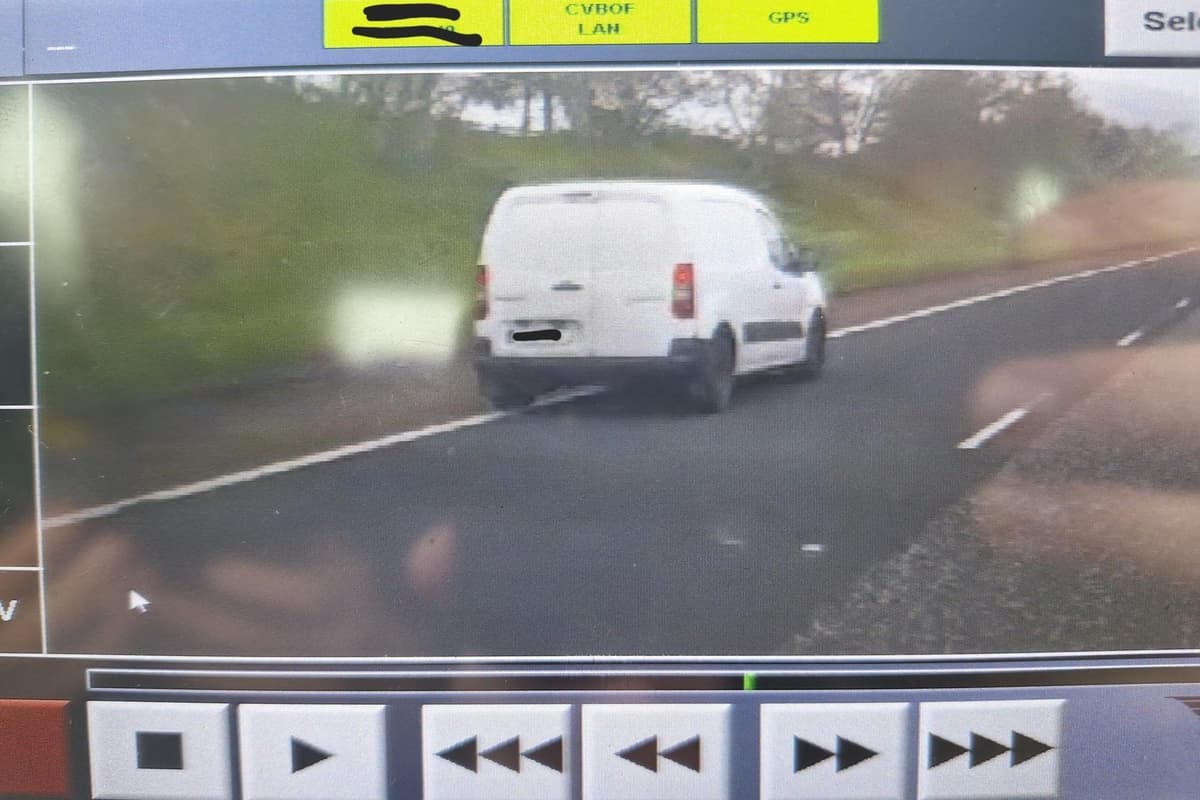 Man gets 6 penalty points after being spotted watching video on his mobile phone whilst driving along M1 this morning