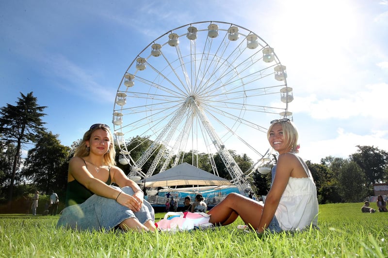 General view of members of the public in Botanic Gardens, Belfast this afternoon as the Northern Ireland experienced warm weather over the weekend. 

(L-R) Katie Gibson and Daisy Fisher

Photograph by Declan Roughan