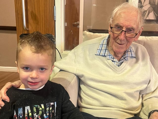 Resident from Oakmont Lodge Care Home strikes a new friendship with a Red Brick House Nursery School pupil