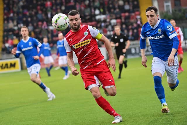 Colin Coates has joined Ballymena United following his release from Cliftonville