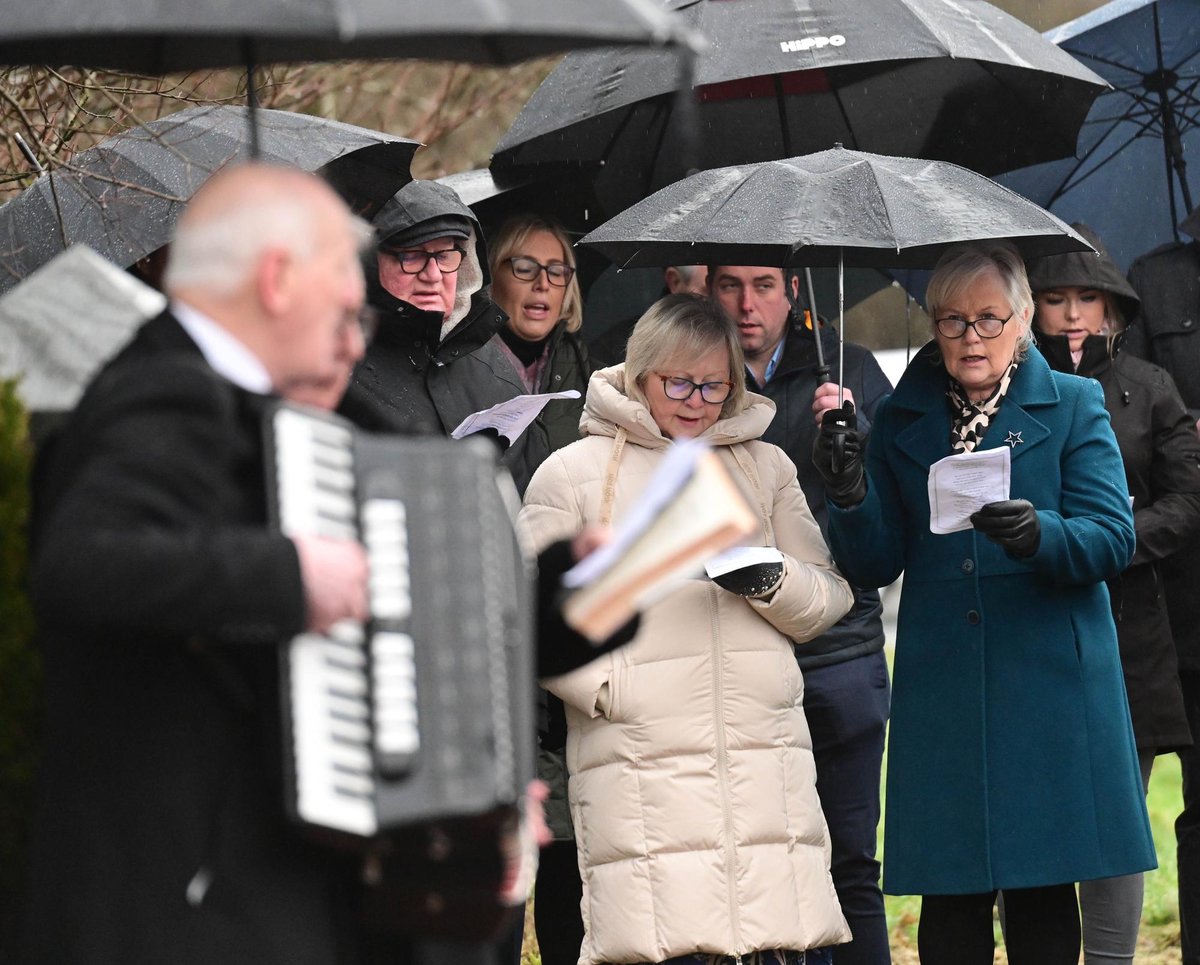 Service takes place to remember the victims of IRA's Teebane massacre 31 years on