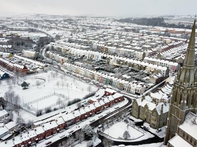A covering of snow falls across Londonderry.