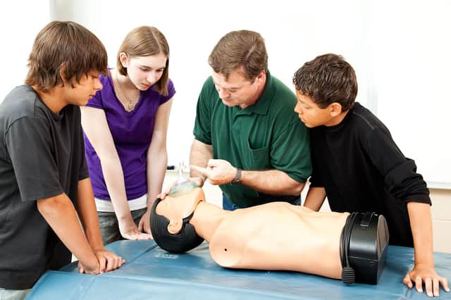 More than four in 10 people do not know how to perform CPR