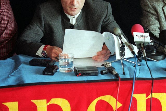 PACEMAKER BELFAST 22/08/98 IRSP spokesman Willie Gallagher announces the INLA ceasefire in West Belfast this morning. The announcement comes a week to the day of the Omagh bombing by the "Real IRA' killing 28 people.