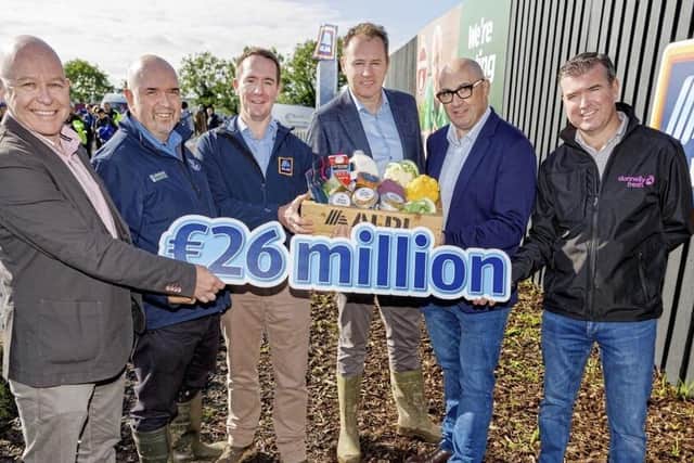 ALDI’s announcement of a new supplier contracts worth £22.5m with Lakeland Dairies, Clandeboye Estate Yogurt, Donnelly Fresh Produce and Velo Coffee Roasters are: Bryan Boggs, general manager, Clandeboye Estate Yogurts, Brendan Lappin, commercial manager, Lakeland consumer foods division, Colin Breslin, managing director of buying and services, ALDI Ireland, Charlie McConalogue TD, Minister for Agriculture, Food and the Marine, Rob Horgan, Velo Coffee Roasters and Martin Gaffney, Donnelly Fresh Farms