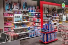 Popular UK gift and gadget shop Menkind has officially opened its first store in Northern Ireland, with customers welcomed through the doors of its new Belfast outlet today (Wednesday)