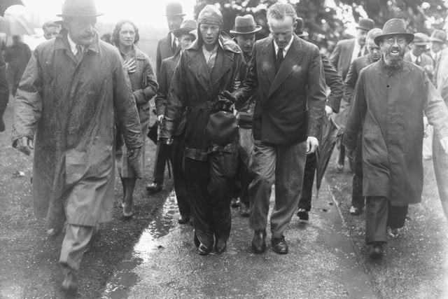 American pilot Amelia Earhart after her solo Atlantic flight from the US to Londonderry, arriving at Hanworth Aerodrome, England, May 22nd 1932. (Photo by Central Press/Hulton Archive/Getty Images)