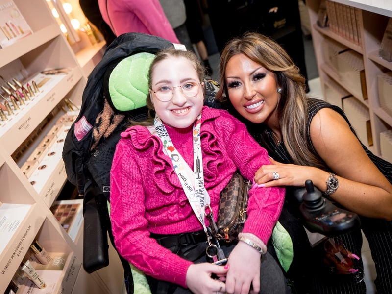 Taylor Rae with shopper. Credit: Stephen Latimer