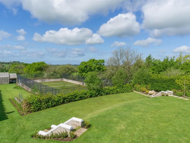 'Cherryfields', 22 Cherryburn Road,
Templepatrick, BT39 0JD
5 Bed Detached House
Offers over £1,250,000
