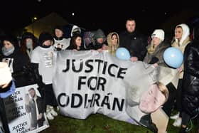 A vigil for Lurgan murder victim Odhrán Kelly, 23, whose body was found beside a burning car in Maple Court in Lurgan in the early hours of Sunday.
Just before 18:00 on Wednesday 6 December a crowd began to gather in the rain on Edward Street in Lurgan for the vigil. Hundreds of people attended.
Picture By: Arthur Allison: PacemakerPress.