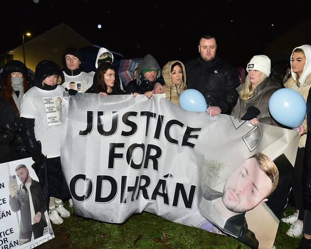 A vigil for Lurgan murder victim Odhrán Kelly, 23, whose body was found beside a burning car in Maple Court in Lurgan in the early hours of Sunday.
Just before 18:00 on Wednesday 6 December a crowd began to gather in the rain on Edward Street in Lurgan for the vigil. Hundreds of people attended.
Picture By: Arthur Allison: PacemakerPress.