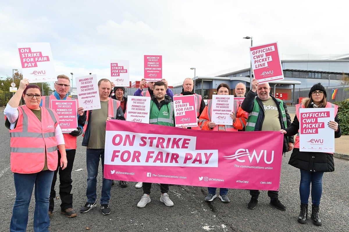 Royal mail strike closes every postal office in Northern Ireland, says union