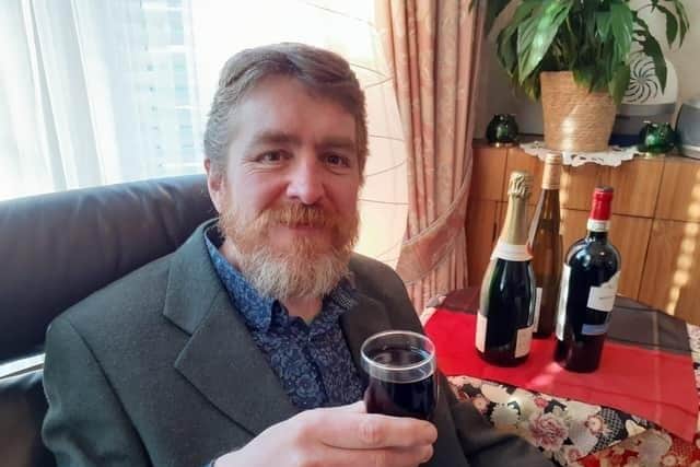 Why not enjoy an Occasional Tipple with Raymond Gleug?