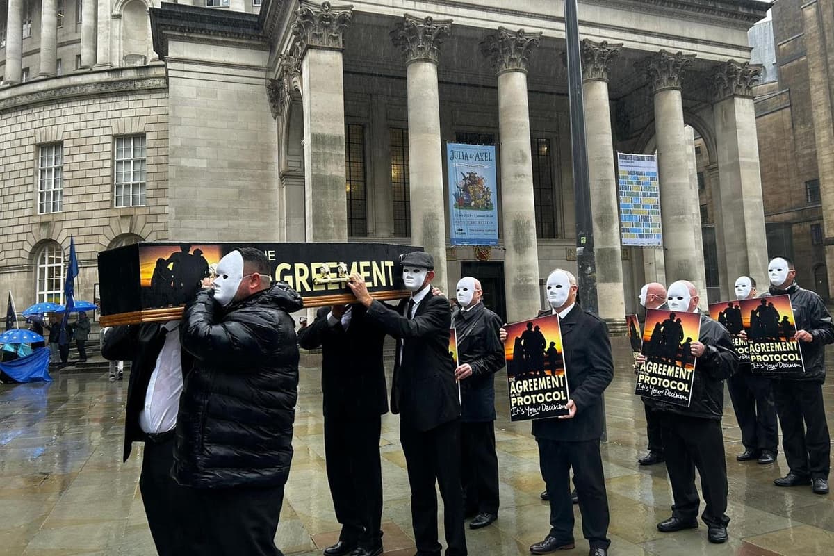 Loyalists stage theatrical anti-NI Protocol protest in Manchester ahead of Conservative conference