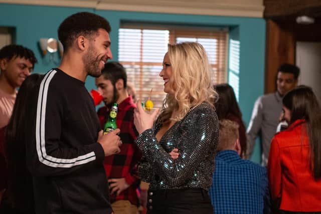Billy [JAY KONTZE] and Ellis Grant [ASAN NJIE] once again are at loggerheads but this time over Tracy when one of them kisses her.
