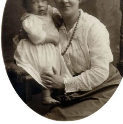 Baby Chaim Herzog and mum Sarah, Belfast 1919