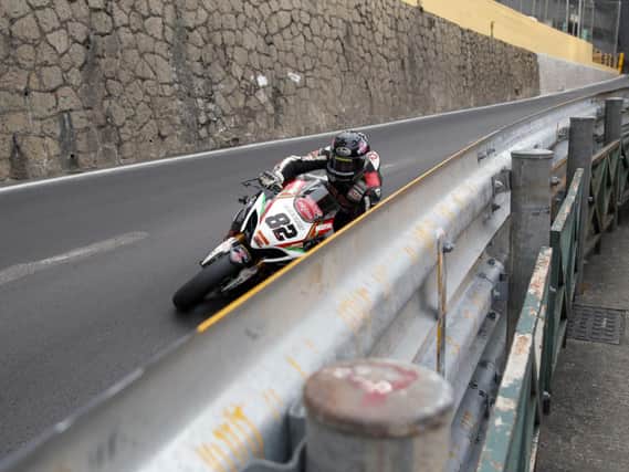 Derek Sheils on the Burrows Suzuki at the Macau Grand Prix in 2017.