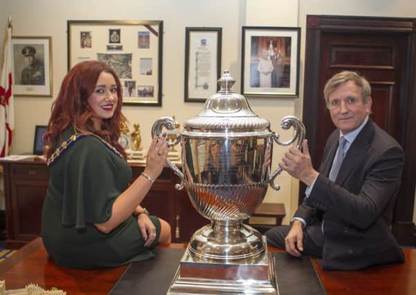The Right Honourable Christopher Brooke was the special guest of Mayor
Cllr Lindsay Millar as the cup was presented on loan to the council.