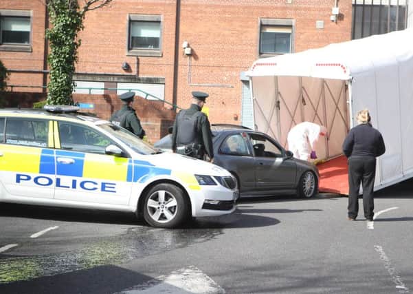 24/3/19 PACEMAKER PRESS
Police forensics remove a car from the grounds of Belfast City Hospital after an incident.