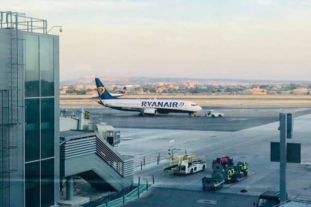 Ryanair plane to Belfast  left Alicante airport without 19 passengers