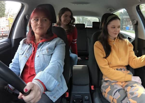Jane Lemon, daughter Susi and niece Rachel took part in an episode of "Teen Taxi".
