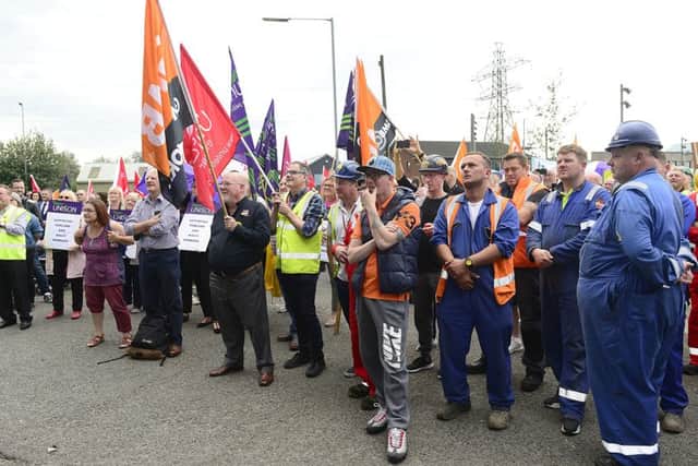 Workers continue their protest at the entrance to Halrland and Wolff in Belfast. 
Picture By: Arthur Allison/Pacemaker.