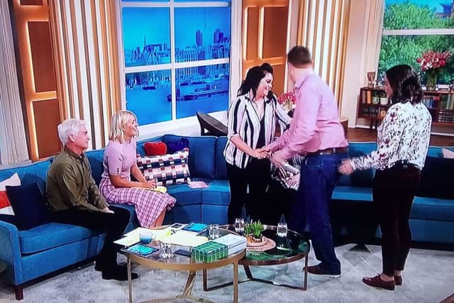 Gareth and Kirsty meet Lea and her family for the first time in the This Morning studio