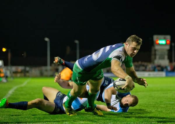 Robbie Henshaw scores a try
 for Connacht