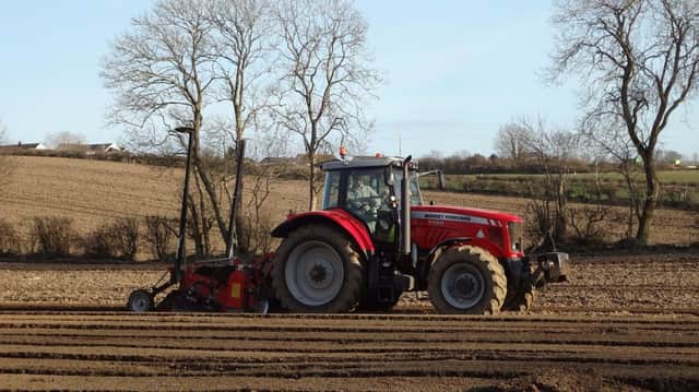 Preparing potato ground for planting in one pass with the George Moate Tillerstar