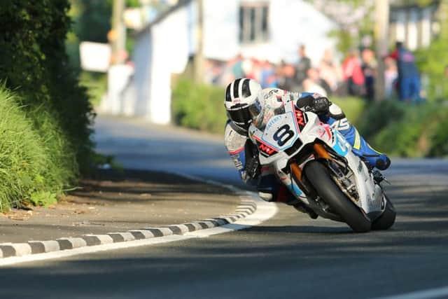 William Dunlop rode his new Yamaha R1 Superbike for the very first time during Isle of Man TT practice on Monday evening.