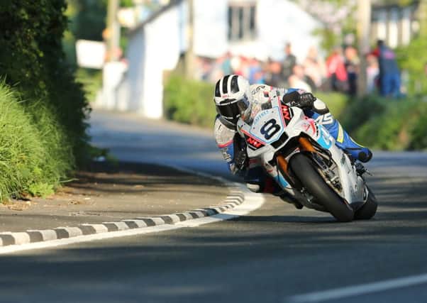 William Dunlop rode his new Yamaha R1 Superbike for the very first time during Isle of Man TT practice on Monday evening.