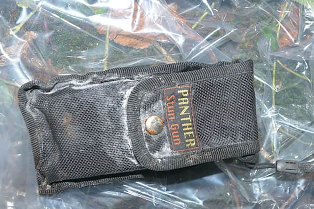 PACEMAKER BELFAST  05/08/2016
Police have uncovered what is believed to be a significant dissident republican arms hide in County Armagh.
Major firearms and munitions were discovered during an ongoing two-day search operation on the outskirts of Lurgan.